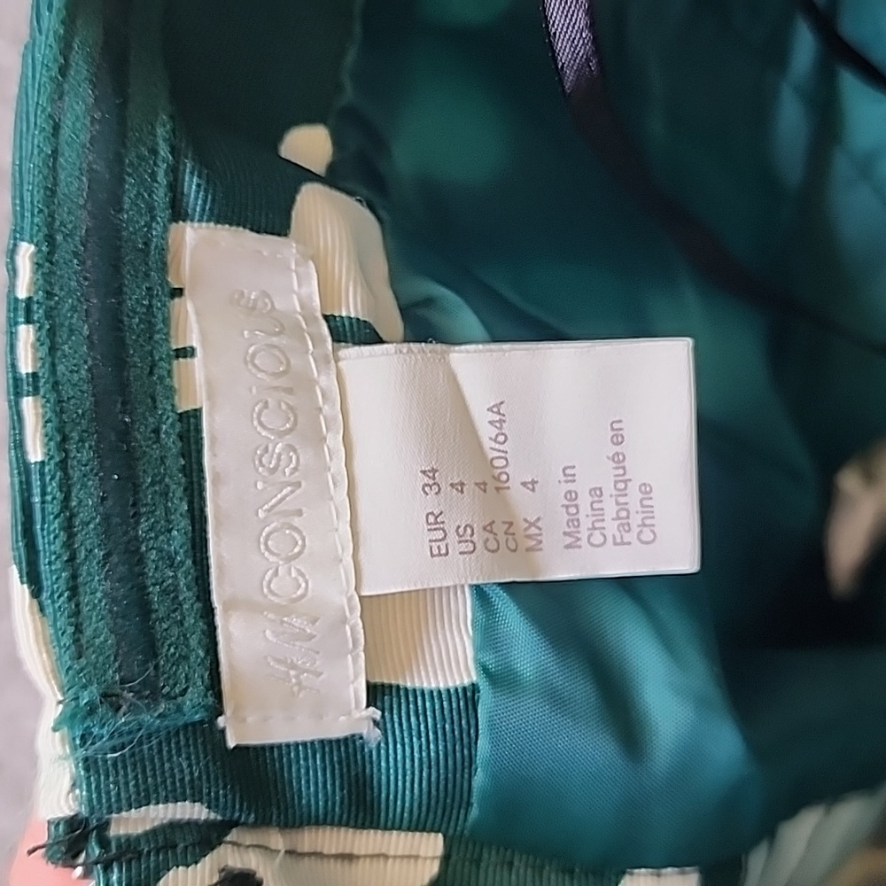 H&m conscious zip up plant print romper (tropical vibes) - Picture 4 of 5